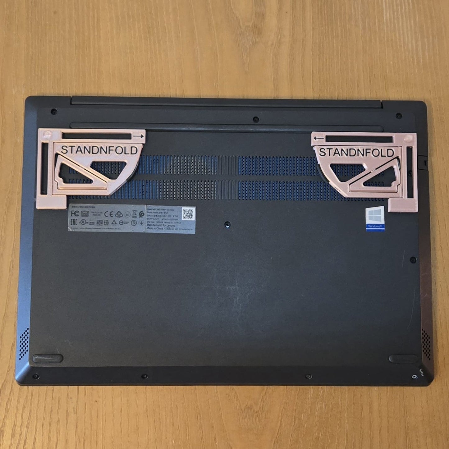 Laptop stand standnfold